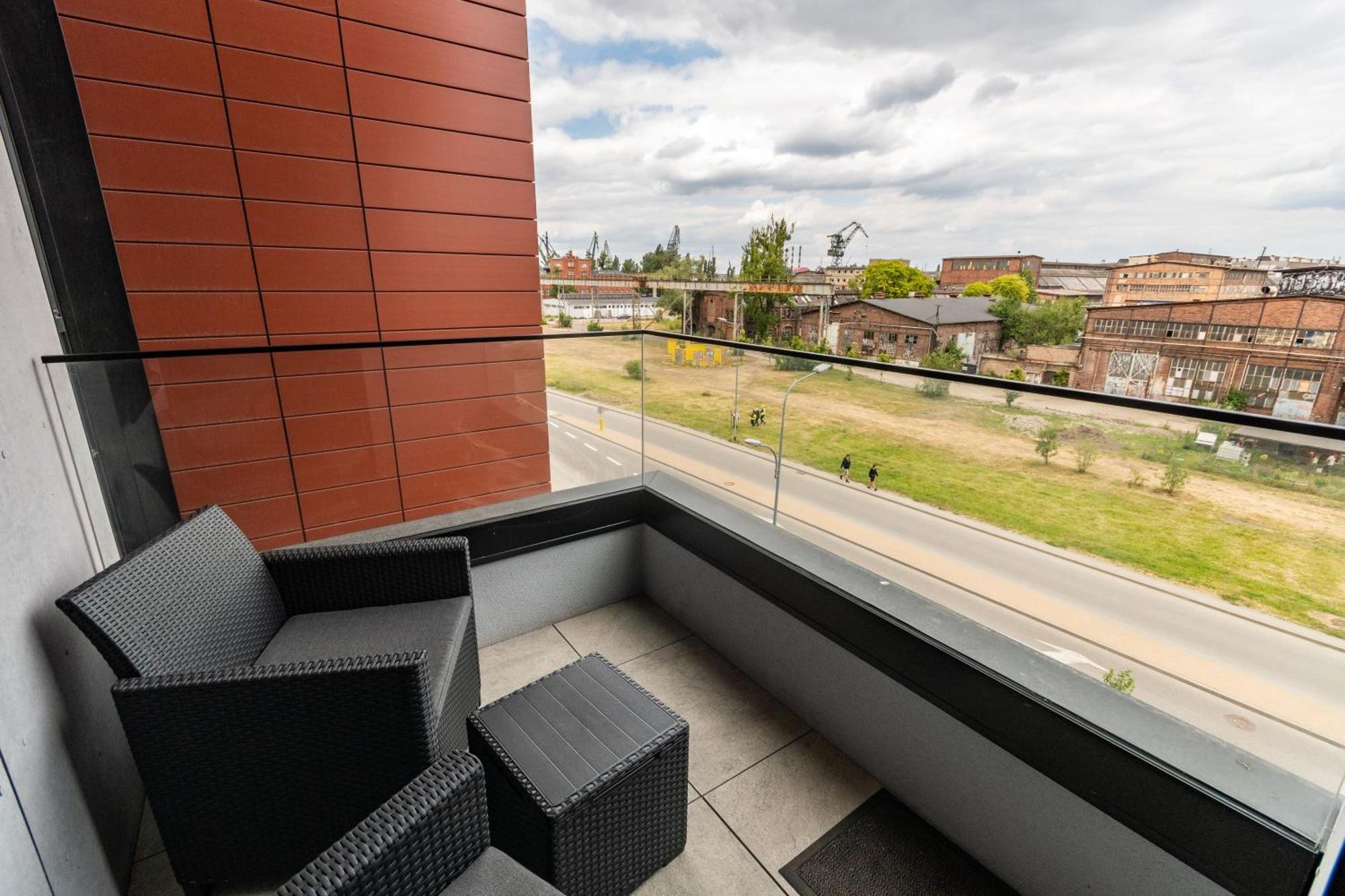 Grand Apartments - Doki Living & Foodhall Gdansk Exterior photo
